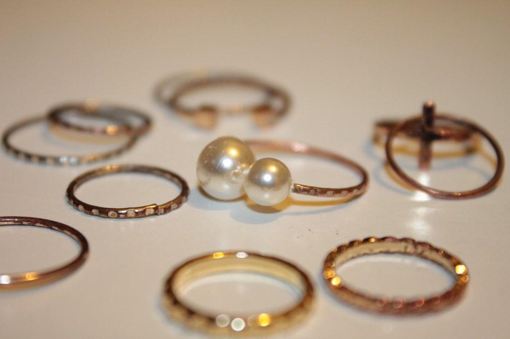 BesobeautyFull's tweet photo. 21:02 : #DIY la petite bague raffinée #Chanel
http://t.co/UNptRwd1Sy
#blog #bioux #bague #mode #luxe http://t.co/7vi1uZsdrJ