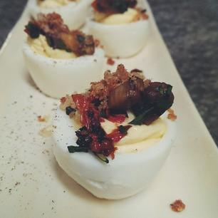 BDKChicago's tweet photo. NEW deviled eggs: Pickled Eggplant, Oven Roasted Tomatoes, Country Bread Crumble #eggs #deviledeggs #tablefiftytwo http://t.co/6wxPiyeMK3