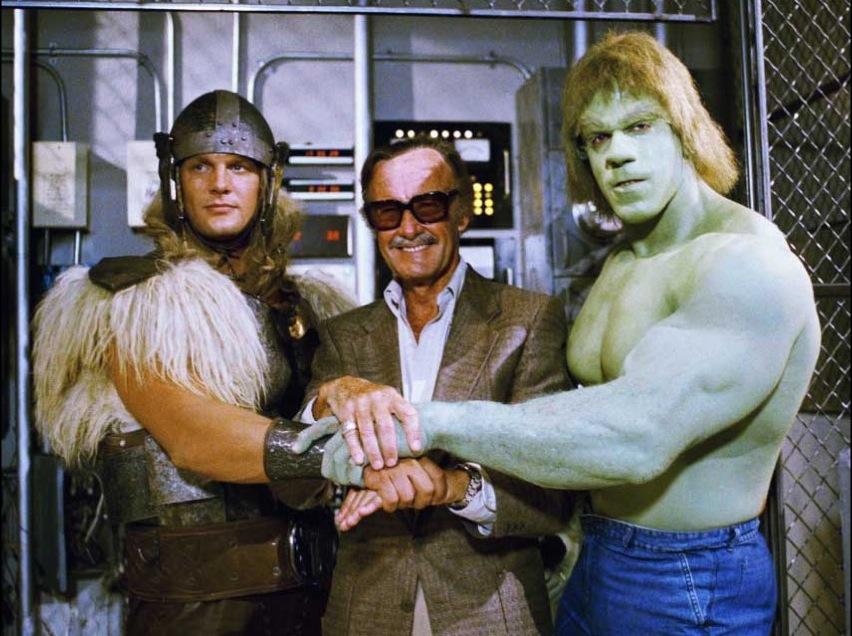 Happy 63rd Bday Lou Ferrigno aka The Incredible Hulk here with Thor & creator Stan Lee. We loved this show as a kid! 