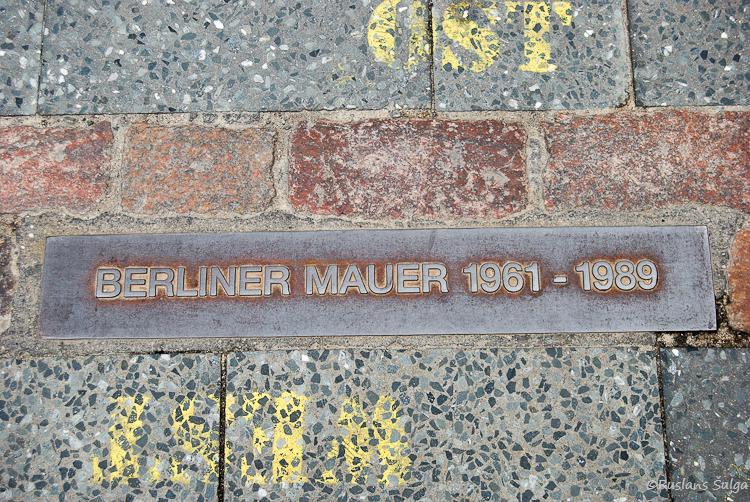ruslix007's tweet photo. #BerlinerMauer #berlin #wall #WallFall25 http://t.co/IiRKzgJKzK