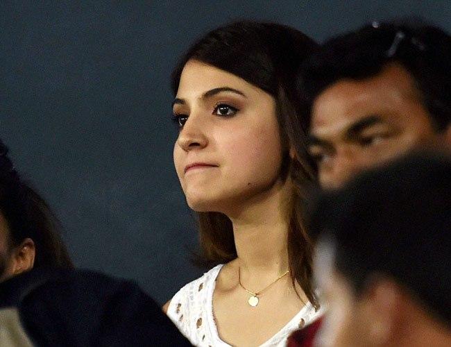 Team_Anushka's tweet photo. [Pic-3] @AnushkaSharma at IND vs SL
3rd ODI match in Hyderabad http://t.co/i6jBhNL1iJ