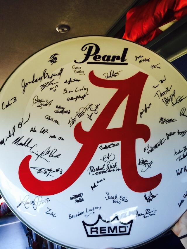 Retweet for a chance to win this drum head signed by the 2014 Drumline and staff. Must be following to win! #RollTide