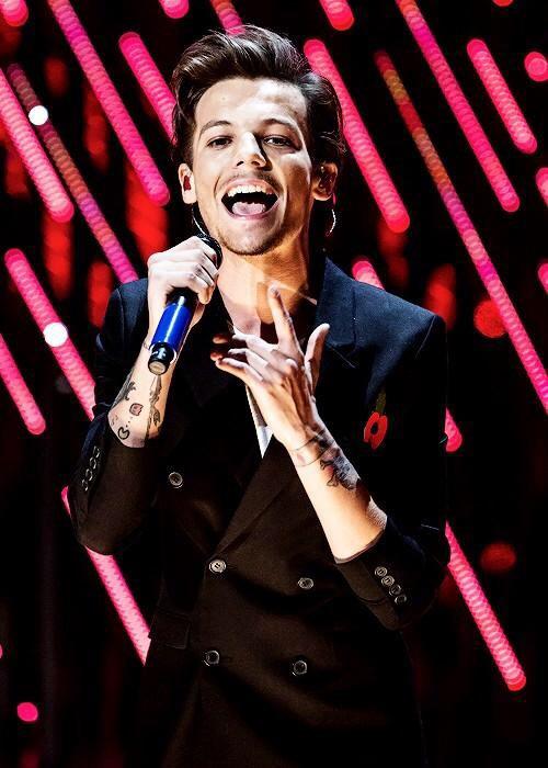 onedirectionBR's tweet image. Louis e Zayn no The X Factor UK hoje!