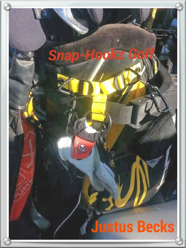 snaphookzgolf's tweet photo. Perfect golf accessory position on the golf cart. @JDOGG1212 @cobragolf @mohd_nizam #snaphookzgolf #makingbagsbetter http://t.co/yng457CmEf