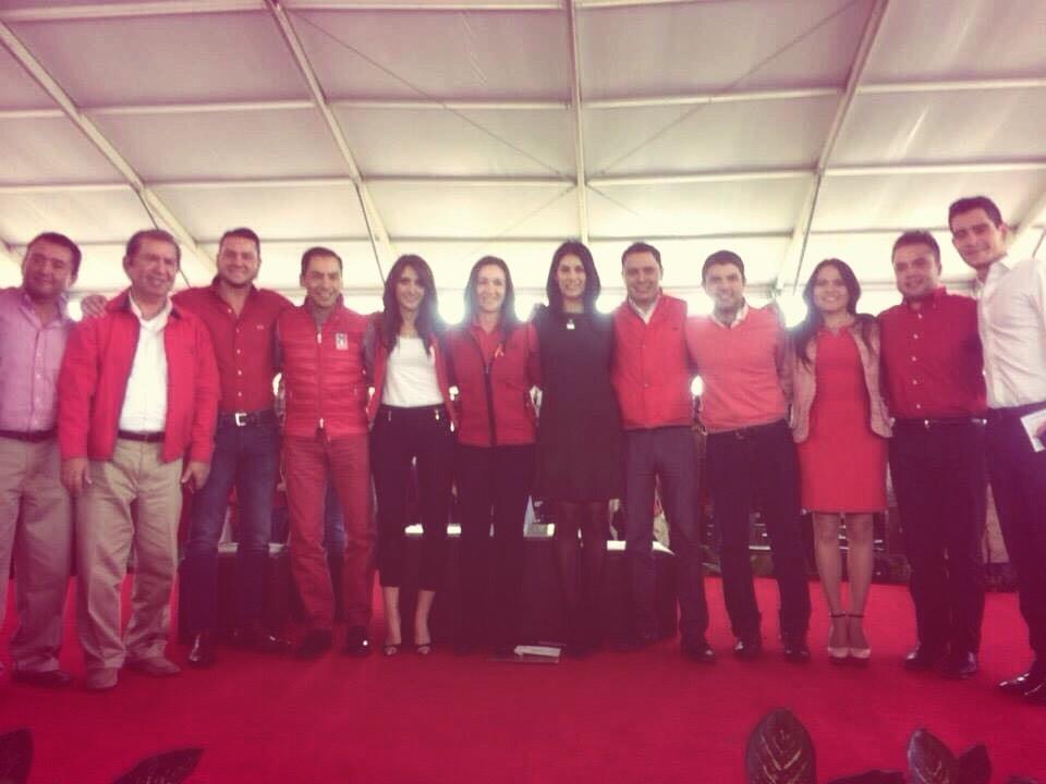 AlanGutiDelRio's tweet photo. El @PRI_EDOMEX tiene rumbo y destino; la cercanía con la gente y la palabra cumplida caracterizan nuestro partido. http://t.co/ussPor8O1r