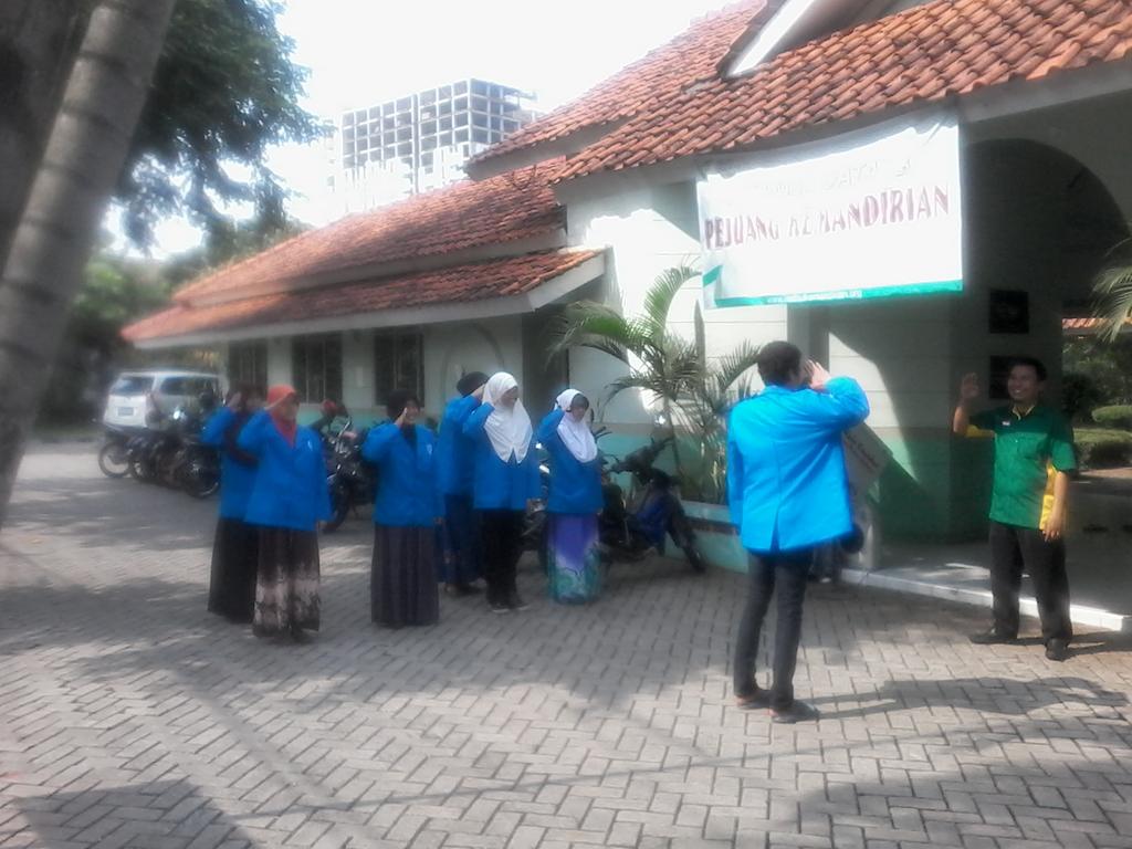 zaidinsidik's tweet photo. "@IKDompetDhuafa: Selamat Hari Pahlawan untuk para #Pegiat Kemandirian cc @Dompet_Dhuafa @verry_IKDD @newspendidikan http://t.co/pi6D5O9cXR"