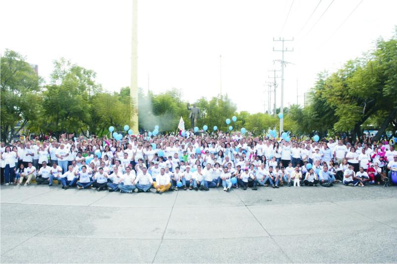 AlfonsoRejonC's tweet photo. Hoy estuvimos con parte del equipo en el monumento al maquio @geqm1965 @joseangelgtz http://t.co/TlgvGnk1za