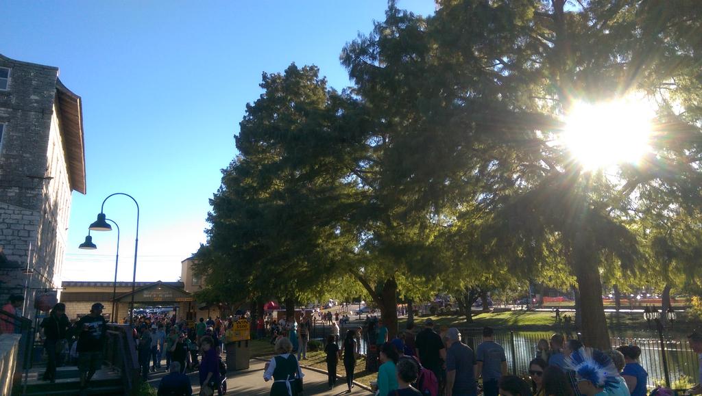 Drizzten's tweet photo. This is pretty weather in the best sense. #Wurstfest http://t.co/oCh0fPvgnH