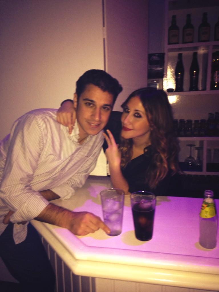 santos_prez's tweet photo. Sábado-Noche en Deluxe con @anambrmj  😉😉😉 http://t.co/NdYKUOumke