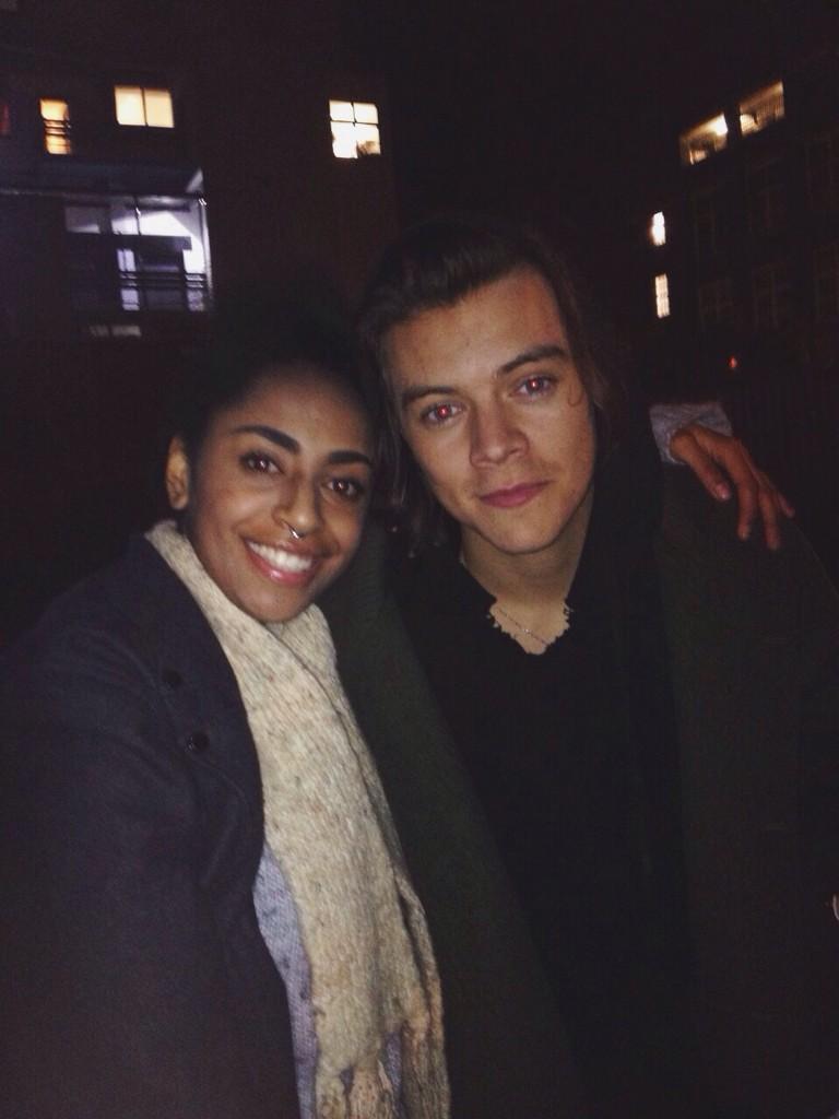 koyasangel's tweet photo. I JUST MET HARRY STYLES😍😭 http://t.co/3tXsBQs7kn