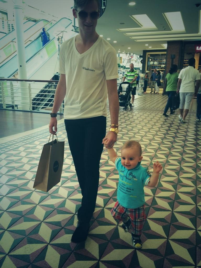 AncioVan's tweet photo. Shopping with my boo 😘 #BabyAnthony http://t.co/86PbFS5uK1