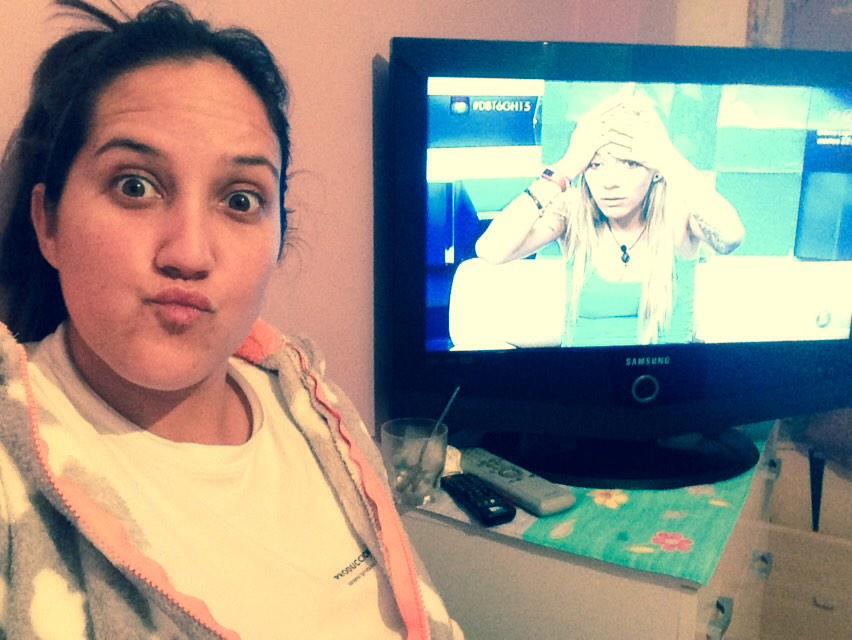 Maretagimenez's tweet photo. #DBT6GH15 todo sea por ir a ver una gala en directo! SELFIE DEBATE!!!! http://t.co/aS9Sj8b4Nn