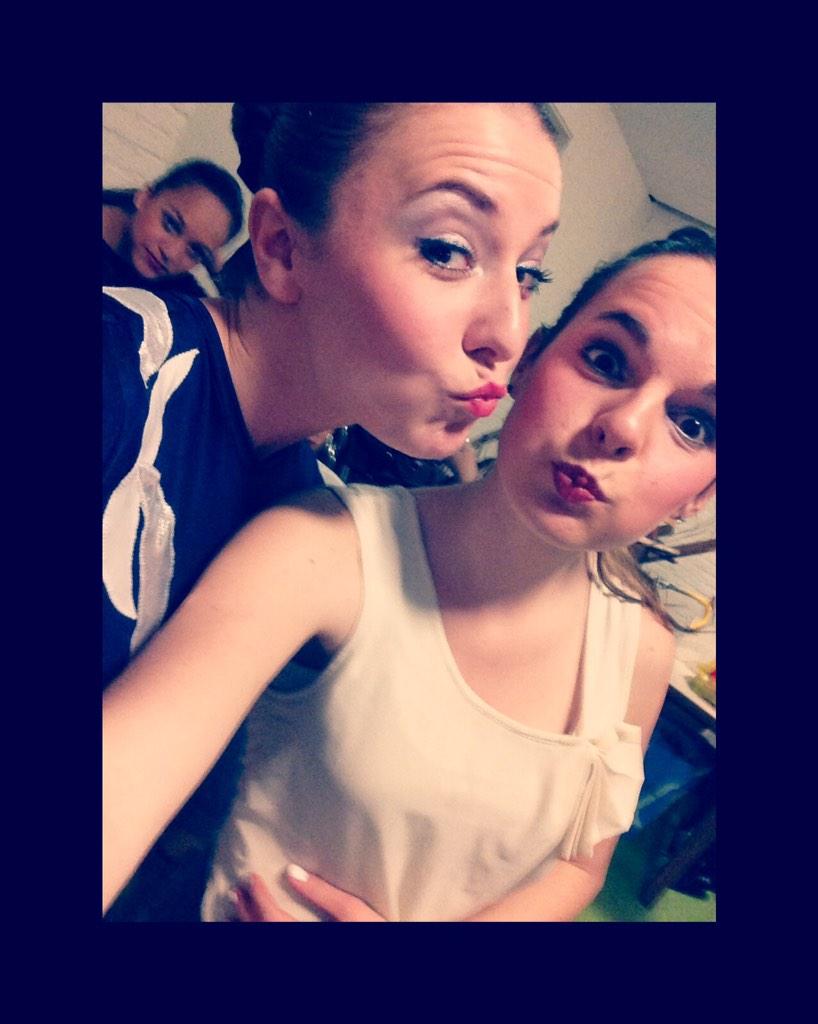 merel_mugge's tweet photo. Laatste avondje!😻 @beccsteen #tollus14 http://t.co/2zU3kvuvXg