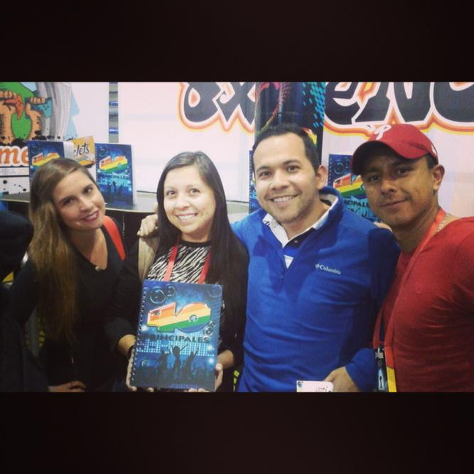 los40colombia's tweet photo. Al aire #Fans40 desde @FestigameCO con muchos premios para los oyentes de 40 Principales. http://t.co/XNL92DXUie