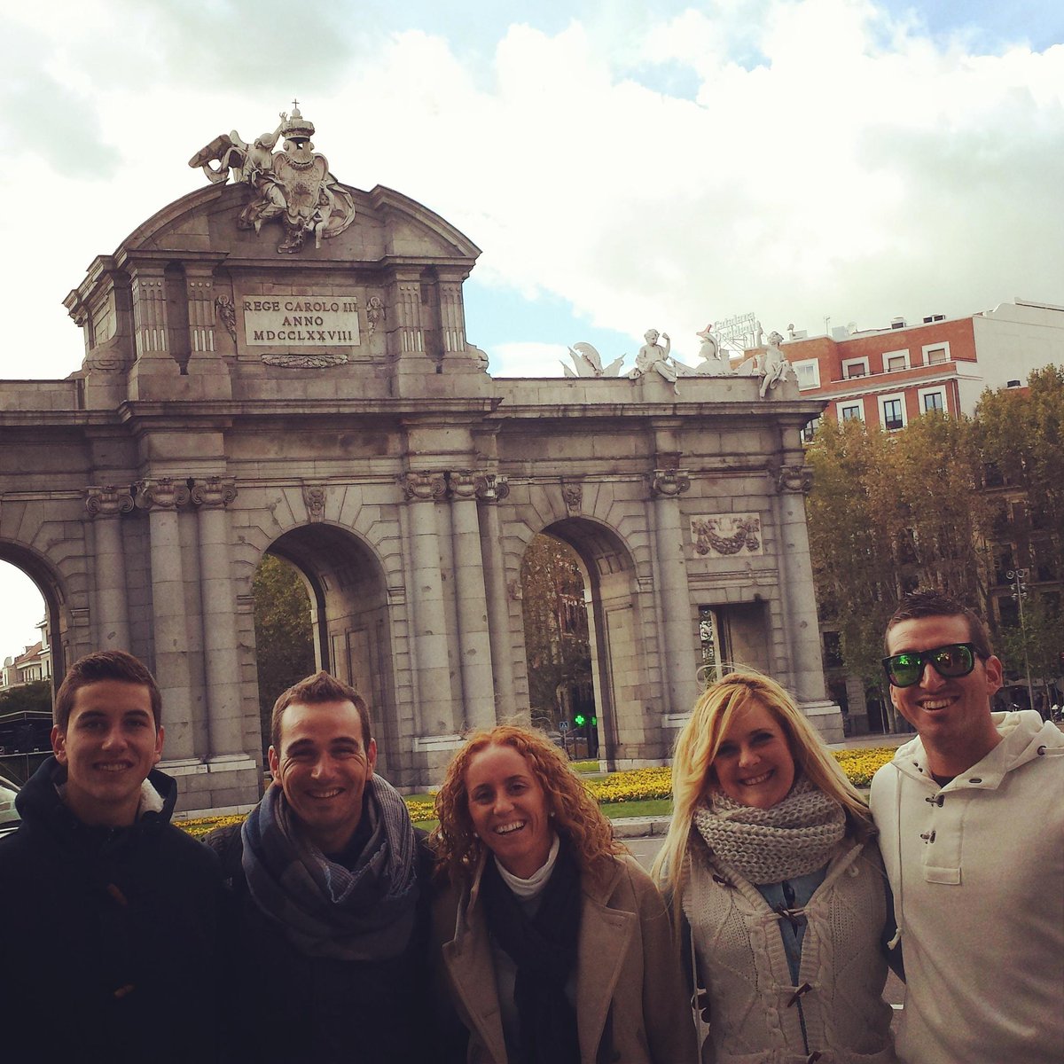 javihercar's tweet photo. Buenas noches y buen finde con los mejores 🔝👌😜 http://t.co/UvRUKSwpYq