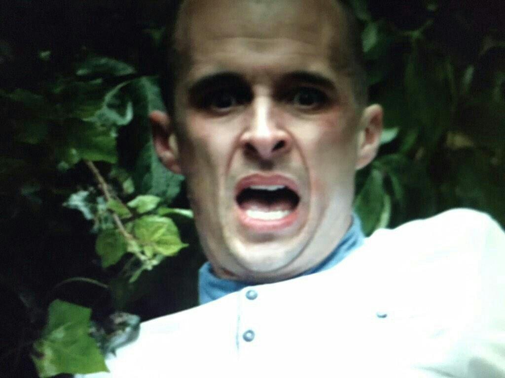 WayneLoveHate's tweet photo. Good enough for nidge weasel #Ripnidge #lovehate #RTE http://t.co/FgikNHTDlS