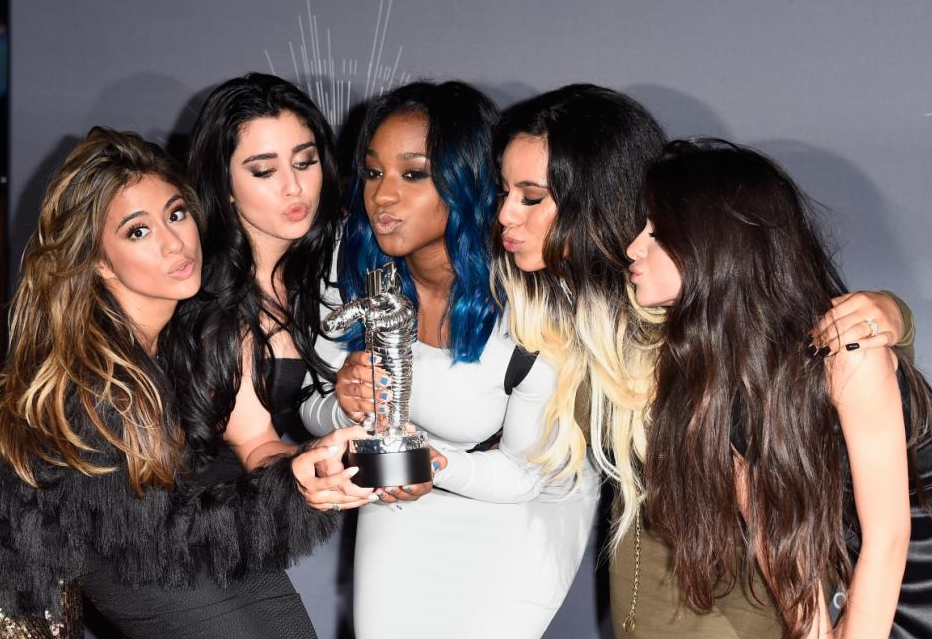 allbymyidols's tweet photo. OUR FANDOM IS SO MUCH SMALLER AND WE ARE SO CLOSE TO WINNING IM REALLY PROUD 
KEEP GOING!  #votefifthharmony http://t.co/lke5fUpzhR