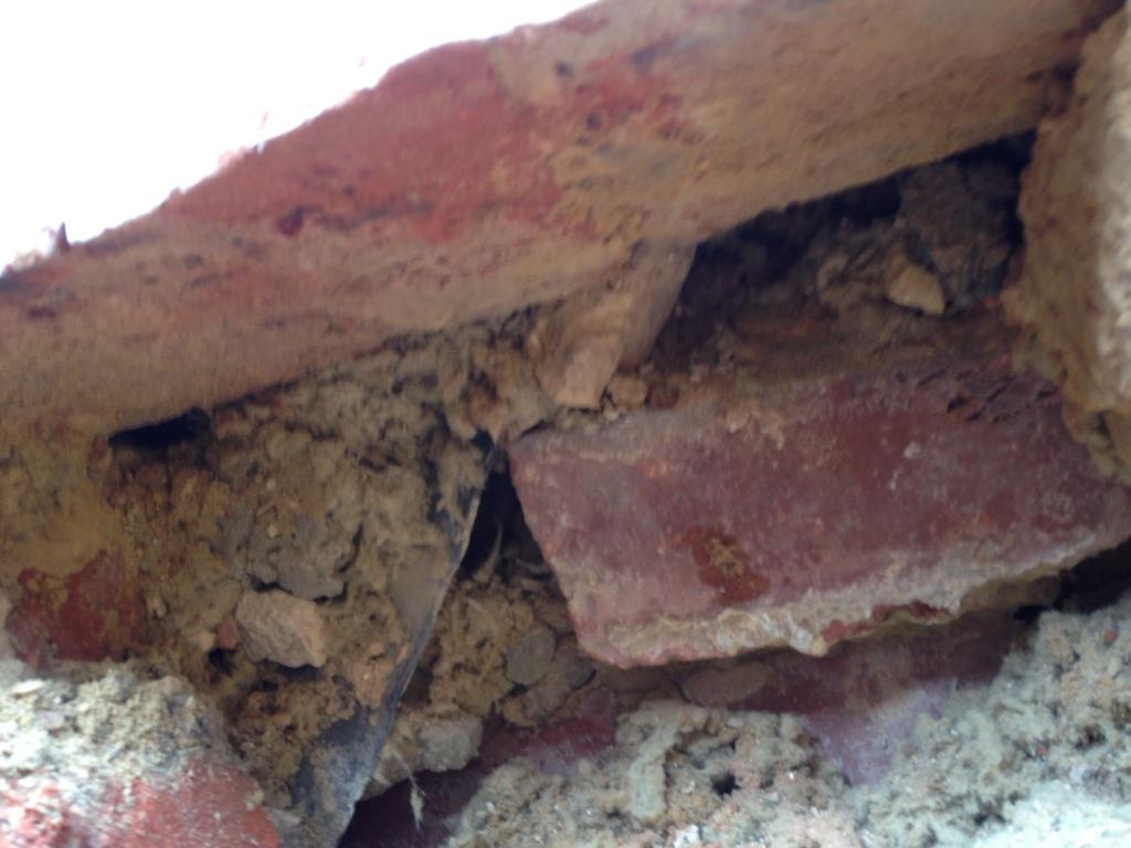 Extract_ins's tweet image. How much rubble &amp;amp; debris is in your cavity? #DampProblems