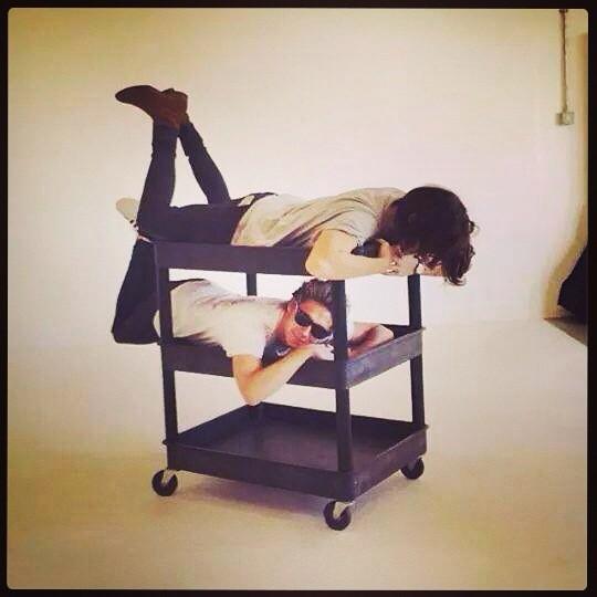 vickyhoran199's tweet photo. @NiallOfficial @Harry_Styles 😸 #normalboys 💗 http://t.co/WdDzagNpqA
