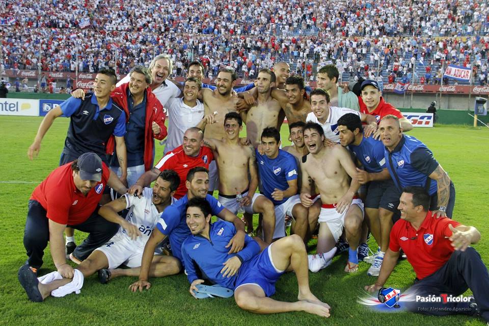 PasionTricolor1's tweet photo. "Porque los jugadores me van a de mostrar, que salen a ganar que quieren salir campeón.." ¡GRACIAS MUCHACHOS! http://t.co/5YOrTbvnEG