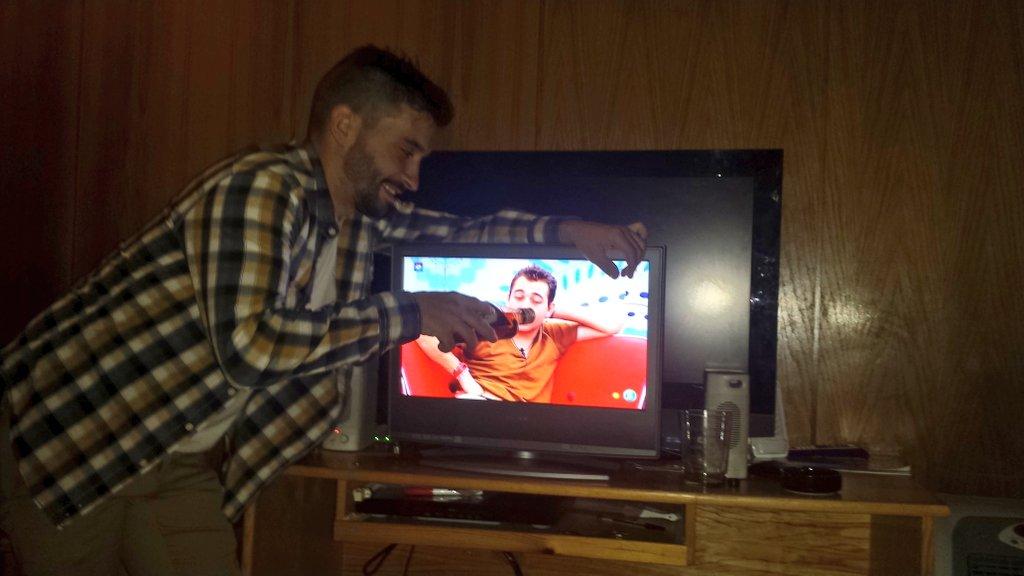 PecesCF's tweet photo. #DBT6GH15 bebiendo con Vitin http://t.co/CugxZvUfnl