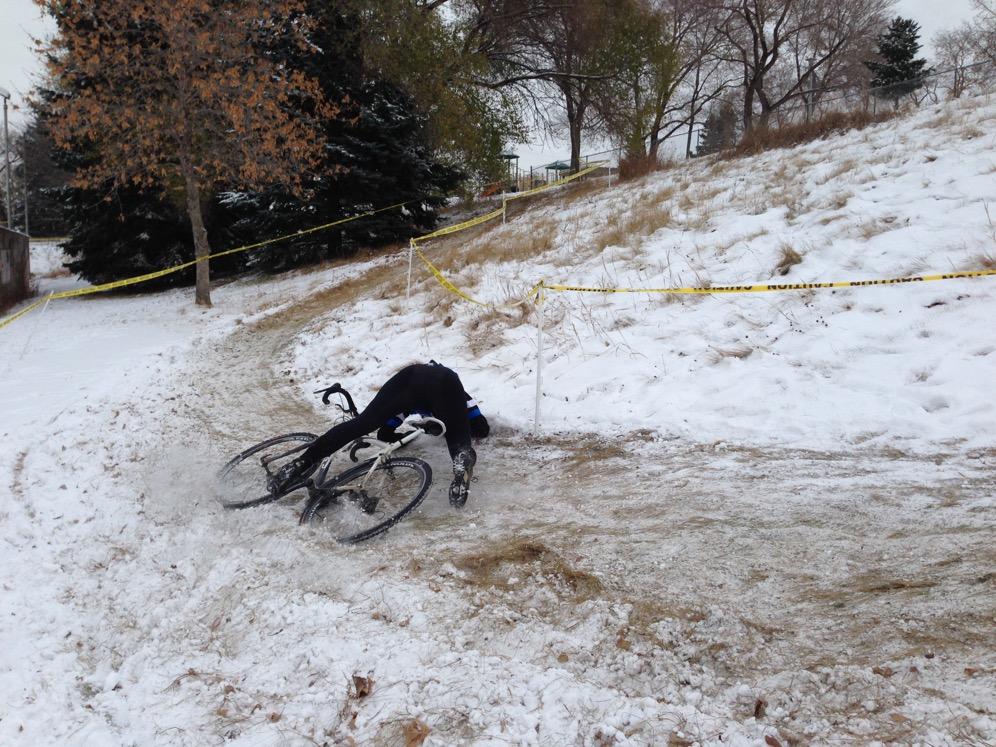 Yep.....that's my wife! ❤️
@runner_mama @velocicross #samecornerasyesterday