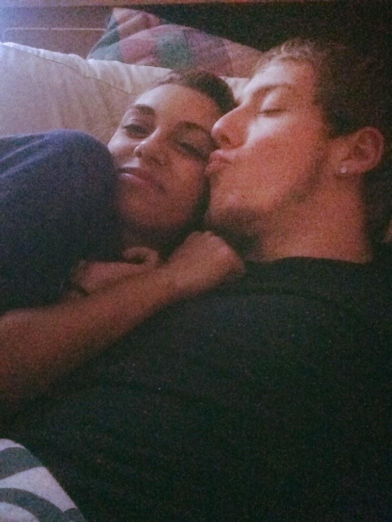 xoxosara7's tweet photo. awkward #selfiesunday @jacobdamron1 😘😘 http://t.co/bdRI2cqjGR