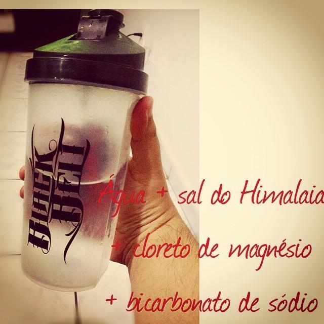 💦💧 #water #aguaalcalina #ph #hidratar #phalcalino #cloretodemagnesio by tiago_victorr