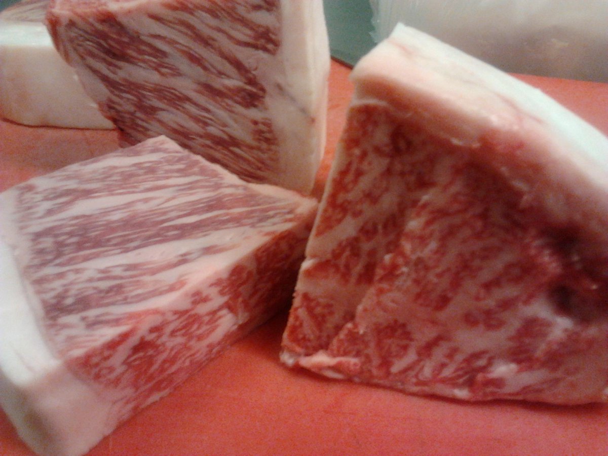 cheftakasaito's tweet photo. I  appreciate to get  very good #WAGYU from Japan. hope everyboy enjoyed this dinner . thank you http://t.co/UFFJvInk6X