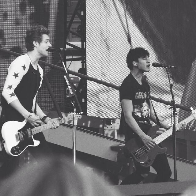 ImNachoPrincess's tweet photo. #vote5sos http://t.co/32YDlMLvgi