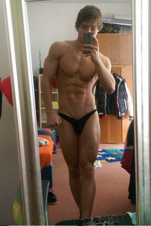 ariihrecoder's tweet photo. #Mmmmmmhhhhhh http://t.co/Q9NqOz2XnI