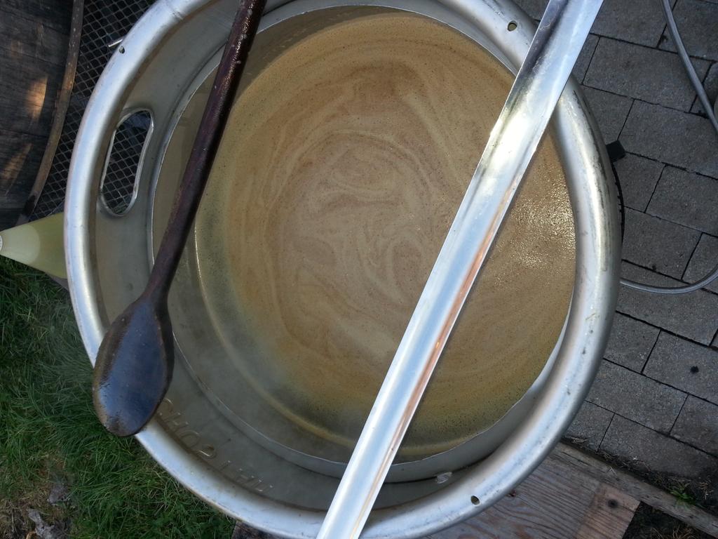 Just busted out a quick brew of Professor Booty's Peanut Butter Porter after visiting with family. Fresh PBP coming!