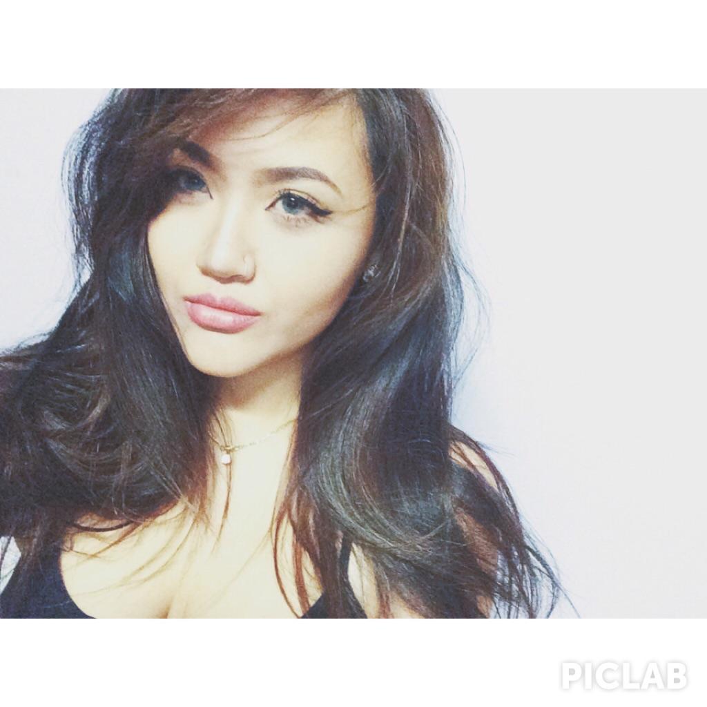 Daseuluna's tweet photo. Selfies all day er day http://t.co/Q8i2fmGVPZ