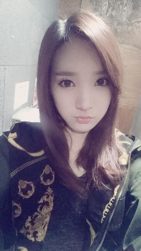 minhee_ju's tweet photo. ●_●할로~~~~~ http://t.co/SZ7UuzUBwK