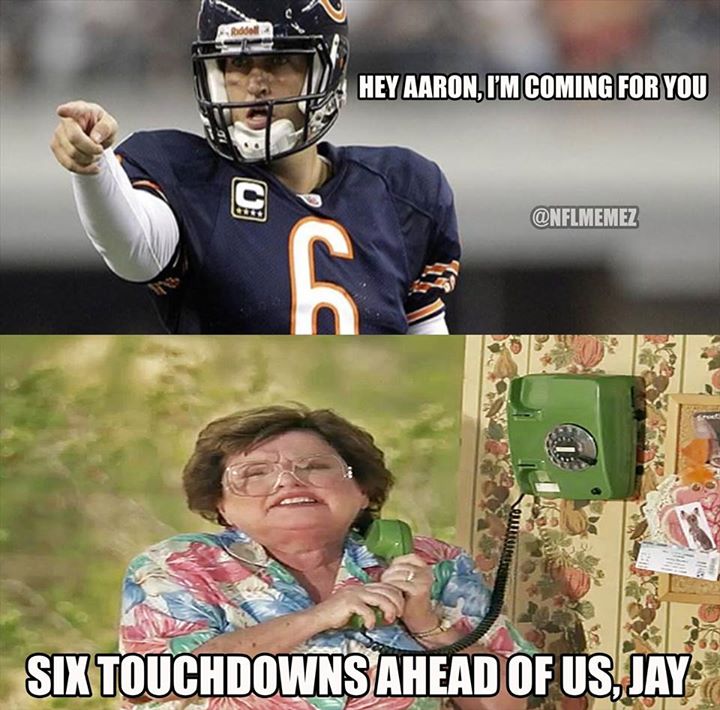 ClutchPointsNFL's tweet photo. Jay Cutler trying to catch up to Aaron Rodgers? 

#Packers #Bears #CHIvsGB http://t.co/IDyVjvLIFC