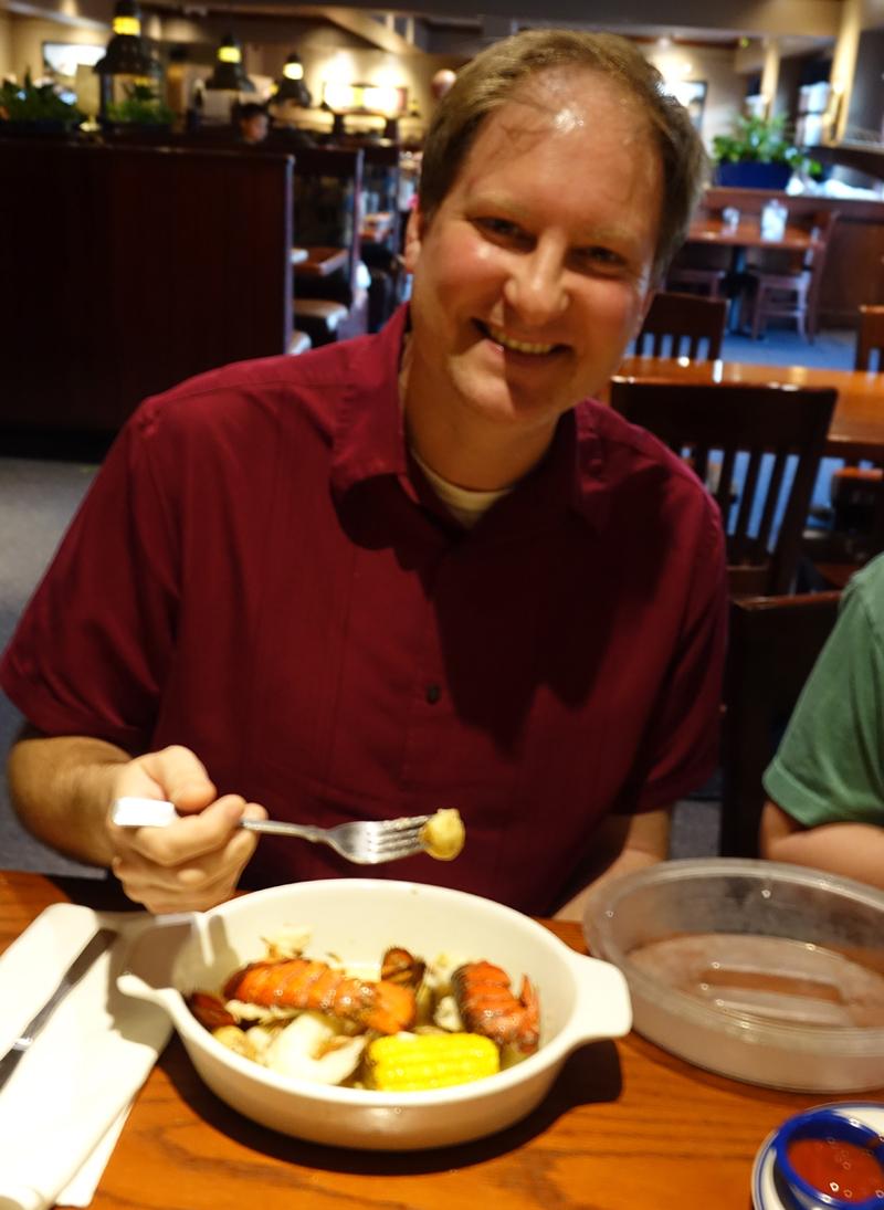 set271's tweet image. Dinner at @redlobster for the birthday boy!  Happy birthday Derek @EugeneBell! #29again #whoscounting