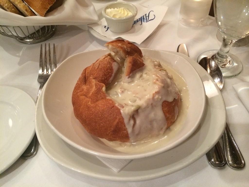 tokisan32's tweet photo. Atlantic Fish Co.てとこで食べたクラムチャウダーがすごく美味しかった♡#atlanticfishco #clamchowder #yummy #boston http://t.co/FKtANaBD4K