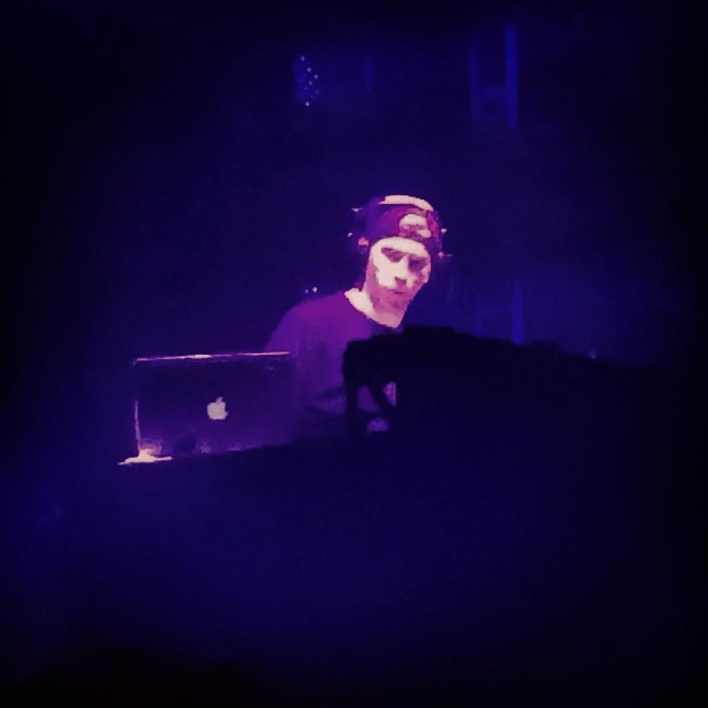 kayhunt04's tweet photo. #IAmHardwellLakers http://t.co/HxE30nj8GE