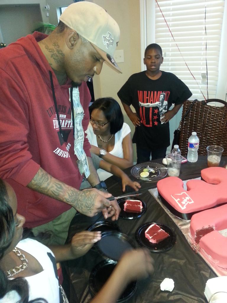 CedricReescano3's tweet image. #STATSUP #LOYALTY #STREETATHLETE #BROTHERFROMANOTHERMOTHER #DREDAY #HAPPYBDAY