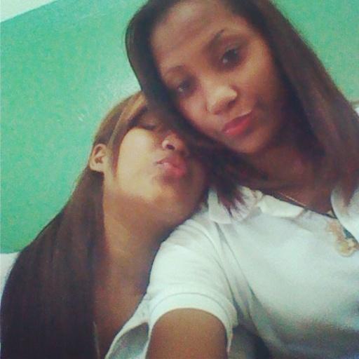 nahiomy_adams's tweet photo. ESCHOOL #Eme and me :3 http://t.co/KvKfOVrFvx