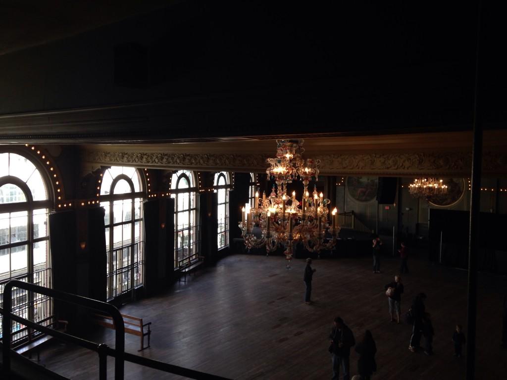 bccbnews's tweet photo. Such an amazing space and dancing floor! @CaptainNeon Crystal Ball Room...wish I could have seen Hendrix here! http://t.co/7flmnSjQhI