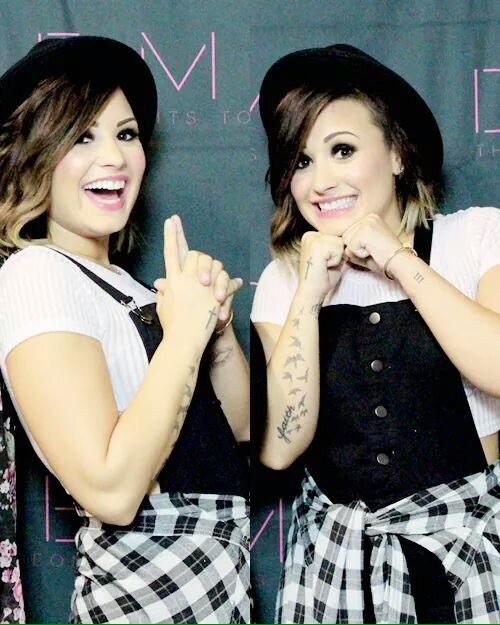 AnasChild1678's tweet photo. "@LovaticsRecords: Don't stop voting! #RollersMusicAwards DemiLovato http://t.co/EUnSZoWeX0"
