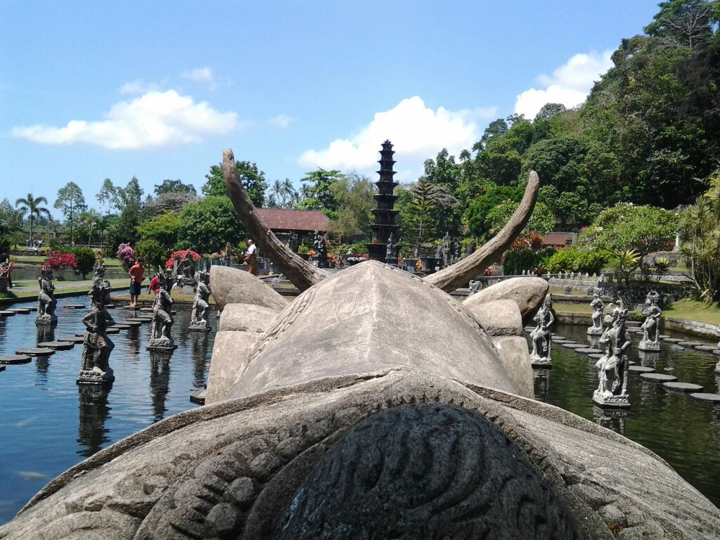 melihat lngsng situs sejarah kerajaan, nanti kt tuliskan. salah satunya 'the eleven tiered fountain' ini #IFLDaysOut