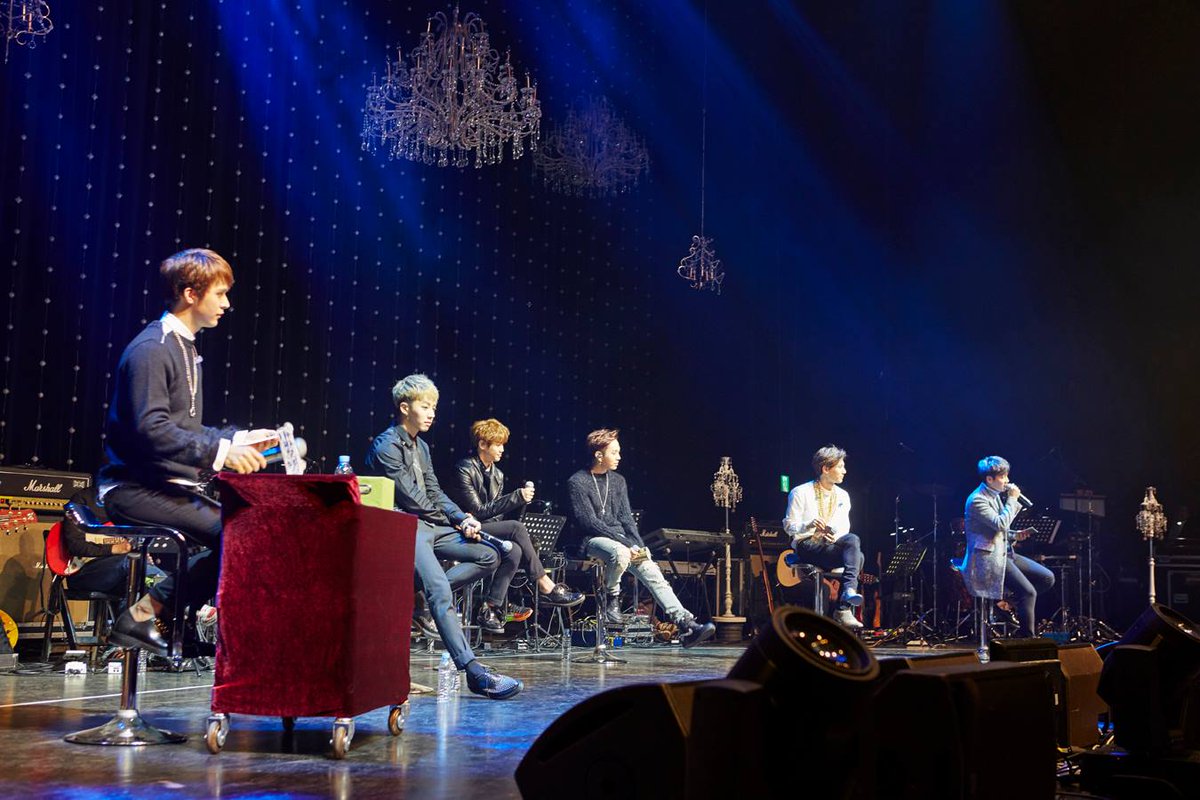 woonieland's tweet photo. #BEAST UNPLUGGED CONCERT  #손동운 http://t.co/FFC5ri2Epv http://t.co/c2HGKsE3R0