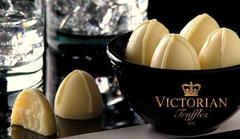 VictorianTrufls's tweet photo. If you're looking to make someone smile this evening, share some #dessert.
#Vanilla #Vodka White #Chocolate #Truffles http://t.co/GlPedjKfT8