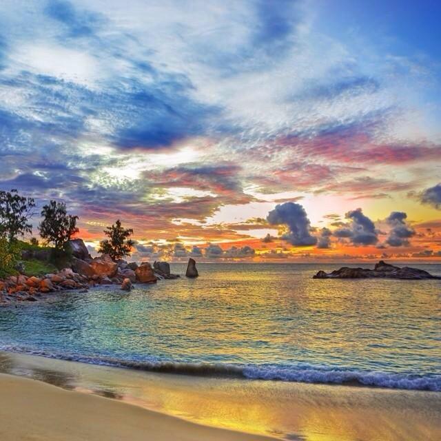 InsaneViews7's tweet photo. Seychelles http://t.co/YR1ZaCfTZ7