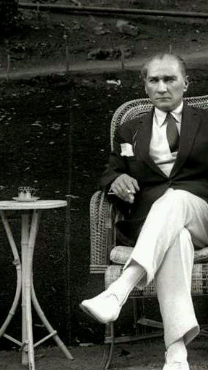 degirmencirfan's tweet photo. O'nu itibarsızlaştırma çabası,
O'nunla gizli açık hesaplaşma tasası bitmiyor!
Sabah kahvenizi alın özlem gideriyoruz http://t.co/GdSMs5UX5S