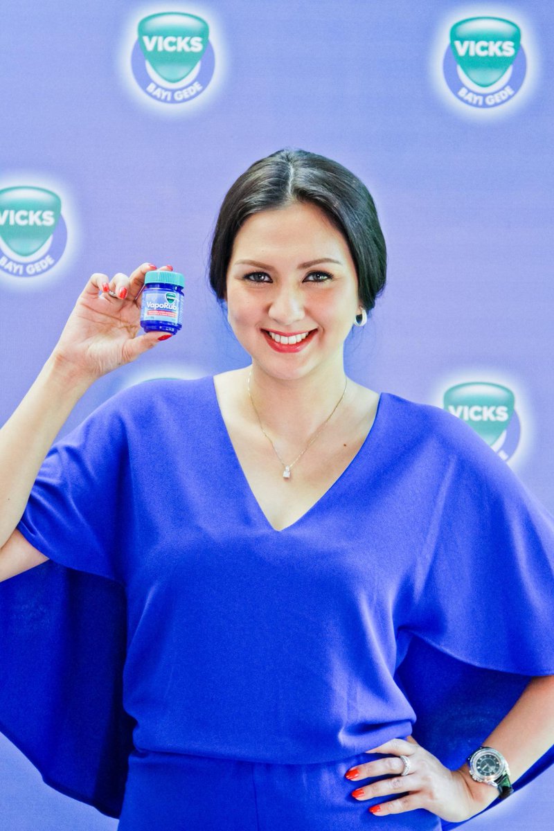 vicksindonesia's tweet photo. Sentuhan hangat sang Ibu &amp; Vicks Vaporub adalah obat bagi sang suami yang terserang batuk &amp; pilek. Setuju? #BayiGede http://t.co/yIxu2WBuyD