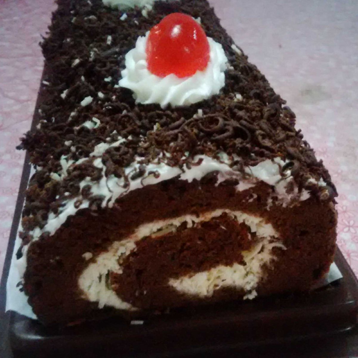 Terlaris! Premium BlackForest isi KEJU topp COKLAT. LEZAT &amp; tnp pngwt. WA 082110210818 Pin:2B40C893 <a href="/kiranacakes/">Delicious Cakes</a>