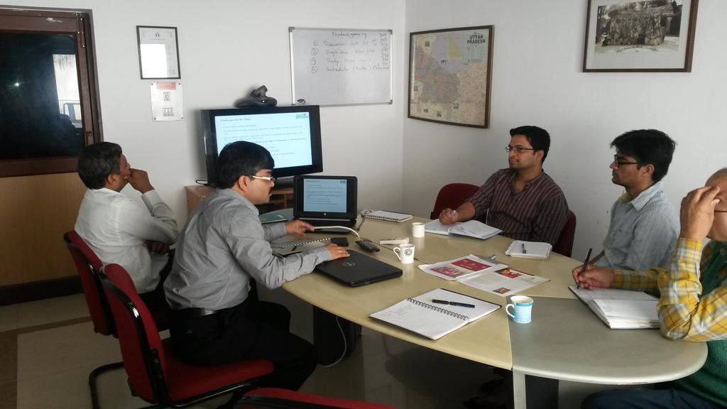 RGMVP's tweet photo. @RGMVP :Discussions are on with #micropensonLAB for introduction of micro pension in matured #SHGs #IIMPS http://t.co/4YOPXixB0k
